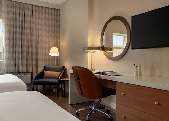 Hotel Indigo Riverwalk By Ihg 3*