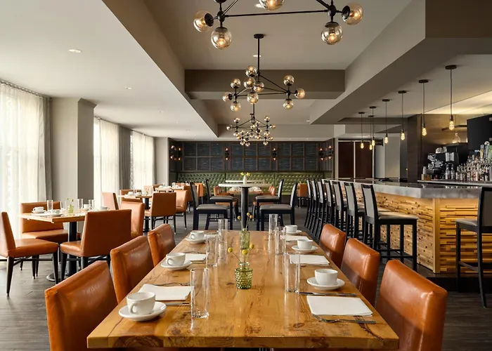Hotel Indigo Riverwalk By Ihg 3*