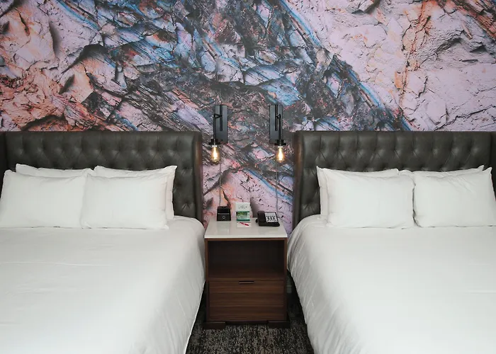 Hotel Indigo Riverwalk By Ihg 3*