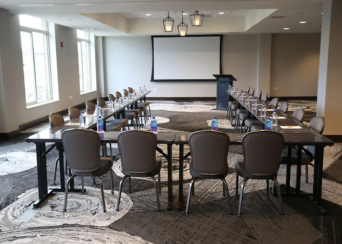 Hotel Indigo Riverwalk By Ihg Naperville