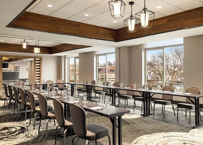 Indigo Riverwalk By Ihg 3* Naperville